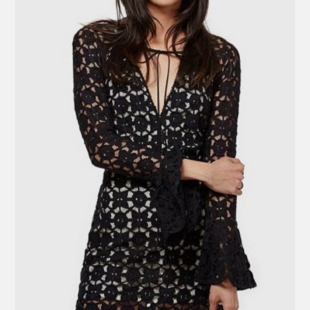 ❤️Free People Black Lace Long Sleeve Dress. Size 4.  Beautiful Cream Lining. NWT